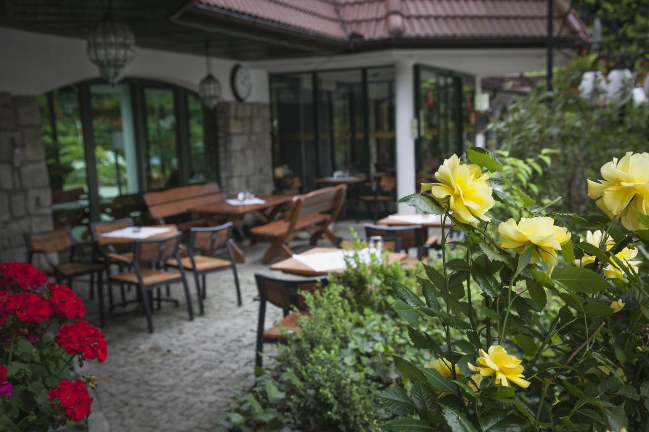 Hotel Las Piechowice Bagian luar foto