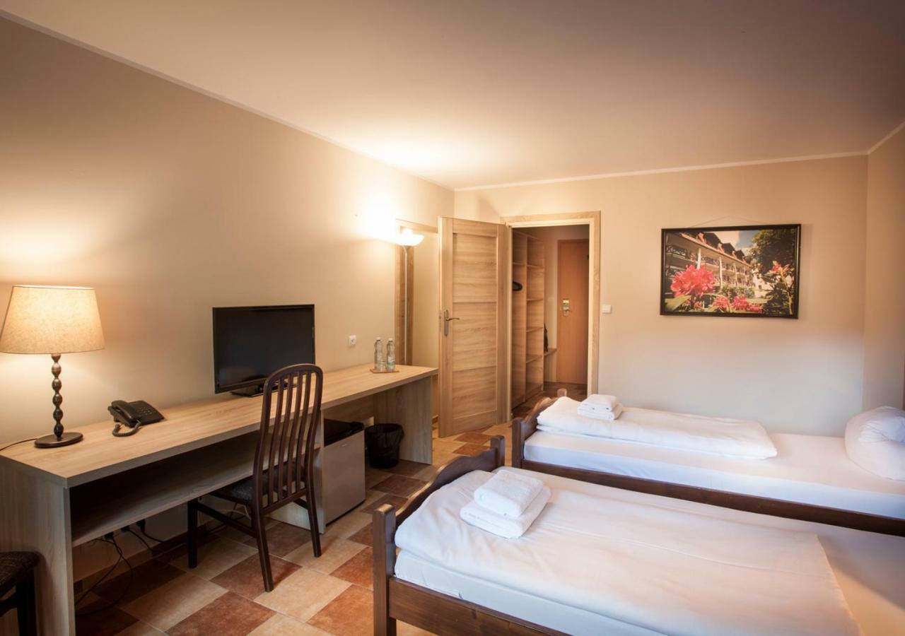 Hotel Las Piechowice Bagian luar foto