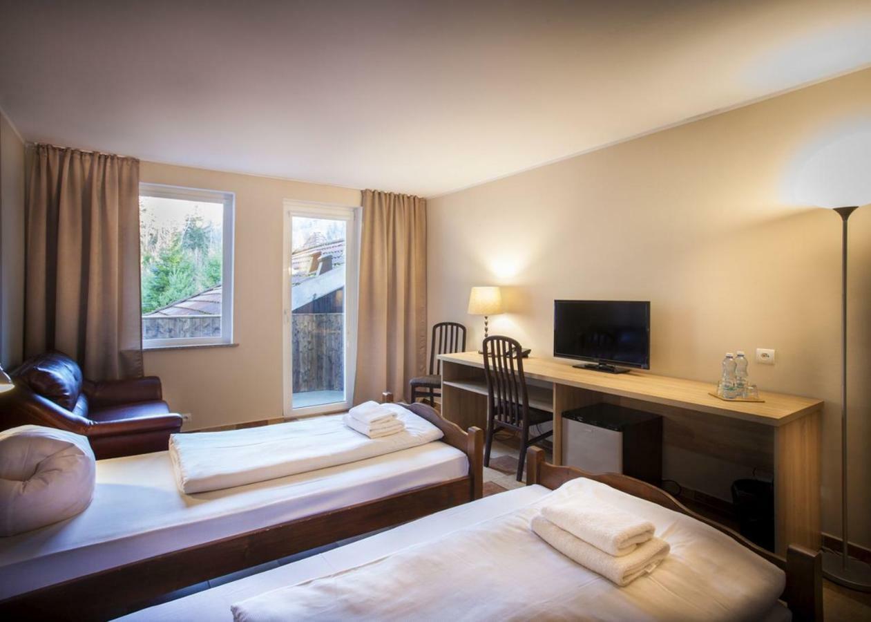 Hotel Las Piechowice Bagian luar foto