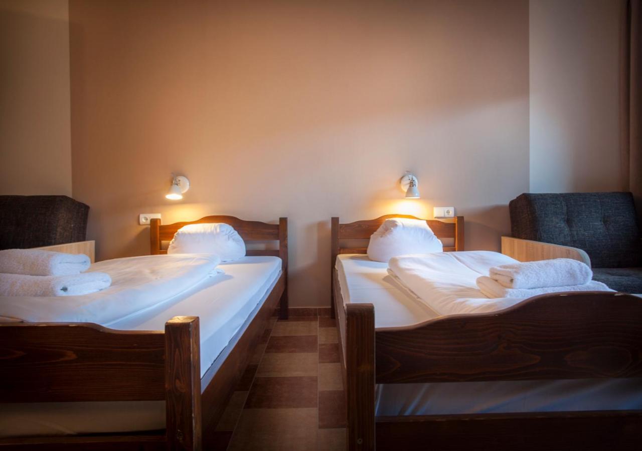 Hotel Las Piechowice Bagian luar foto
